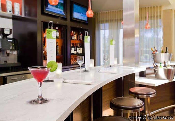 Отель Courtyard By Marriott Фресно Экстерьер фото