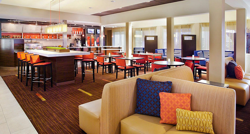 Отель Courtyard By Marriott Фресно Экстерьер фото